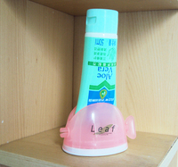 日本KM简易环保立式牙膏挤 手动创意牙膏挤压器 家居必备