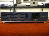 二手日立HCP-70X高清家用投影机2000流明1024*768投影仪