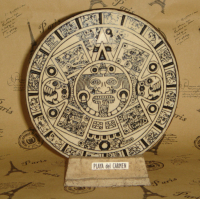 欧洲收藏品 家居工艺品 玛雅雕刻圆盘装饰品 尺寸11*9.5cm B0037