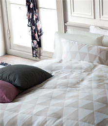夏天凉爽柔软的60天丝床上用品四件套淡色几何图案床单纯色纽扣款