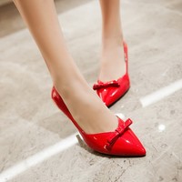 2015日系尖头蝴蝶结红色婚鞋中跟单鞋小码33大码漆皮40-43浅口鞋