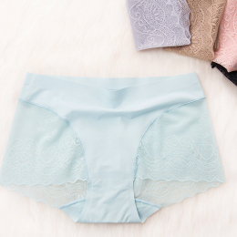 日本夏季女蕾丝无痕内裤一片式纯色中低腰短裤棉裆透气三角裤