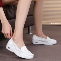 新款春夏护士鞋白色坡跟气垫鞋真皮镂空摇摇鞋舒适单鞋洞洞鞋