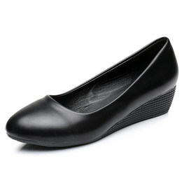2016新款黑色工作鞋超舒适软底女士单鞋防滑真皮坡跟职业上班鞋子