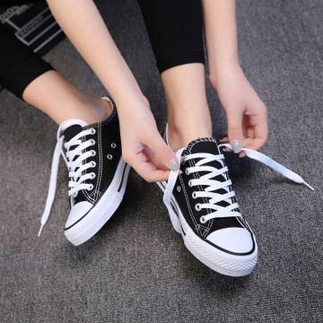 秋黑白色帆布鞋女韩版平跟学生小白鞋子低帮布鞋平底休闲板鞋球鞋
