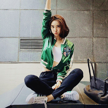 2016春秋季新款明星同款刺绣绿色棒球服女短外套韩版修身夹克上衣